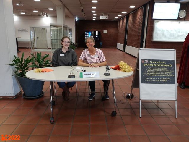 Unter den wachsamen Augen der Bibliothek