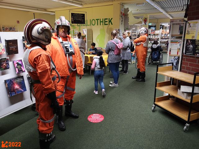 Die Rebellen w&auml;hnen sich in der Kinderbibliothek noch in Sicherheit