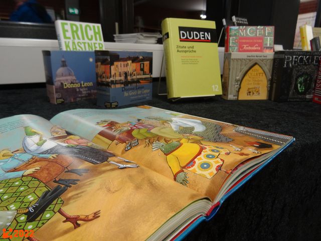 Der B&uuml;chertisch von und f&uuml;r Frau Bettina Szelag