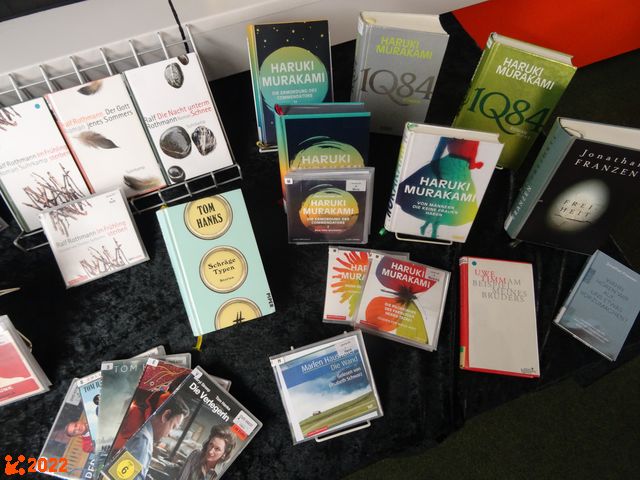 Der B&uuml;chertisch von und f&uuml;r Herrn Ulrich Koch