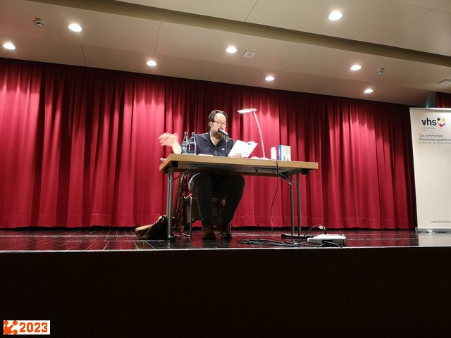 Tiefgr&uuml;ndiges Geschehen