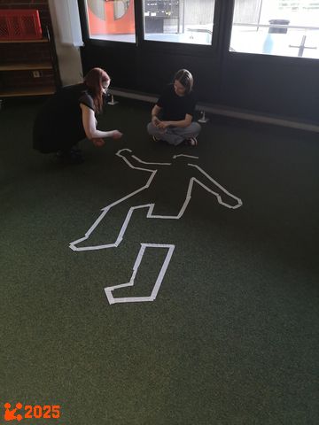 Seltsam, dass der Raum noch frei war...